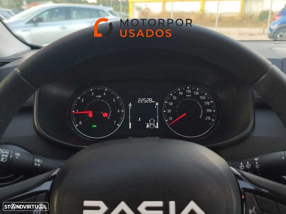Dacia Sandero 1.0 SCe Essential — fotografia 17