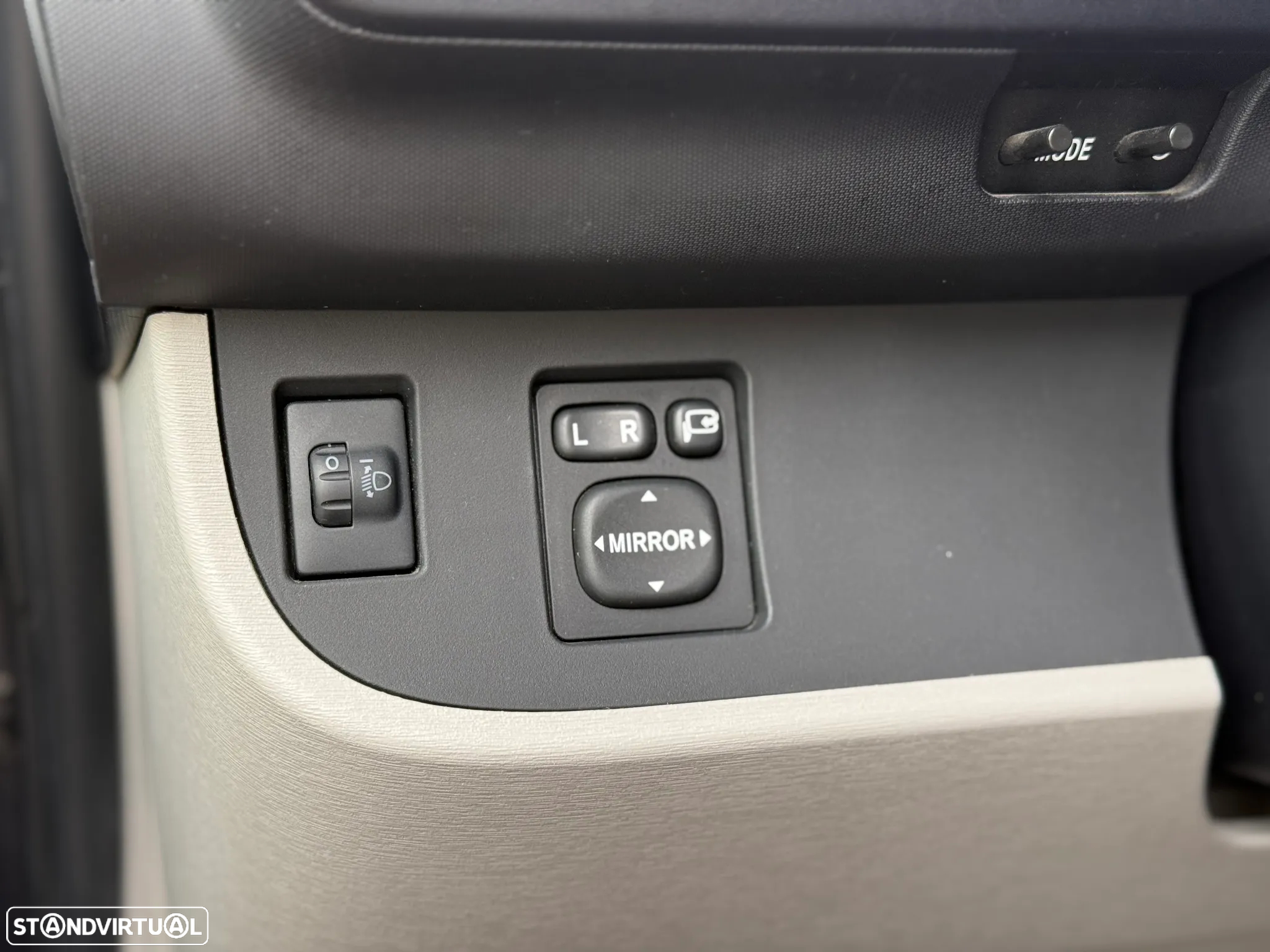 Toyota iQ 1.33 VVT-i 2 EP+NAVI+Bluetooth - 14