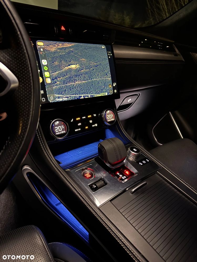 Jaguar F-Pace 2.0 P400e PHEV AWD R-Dynamic HSE - 17