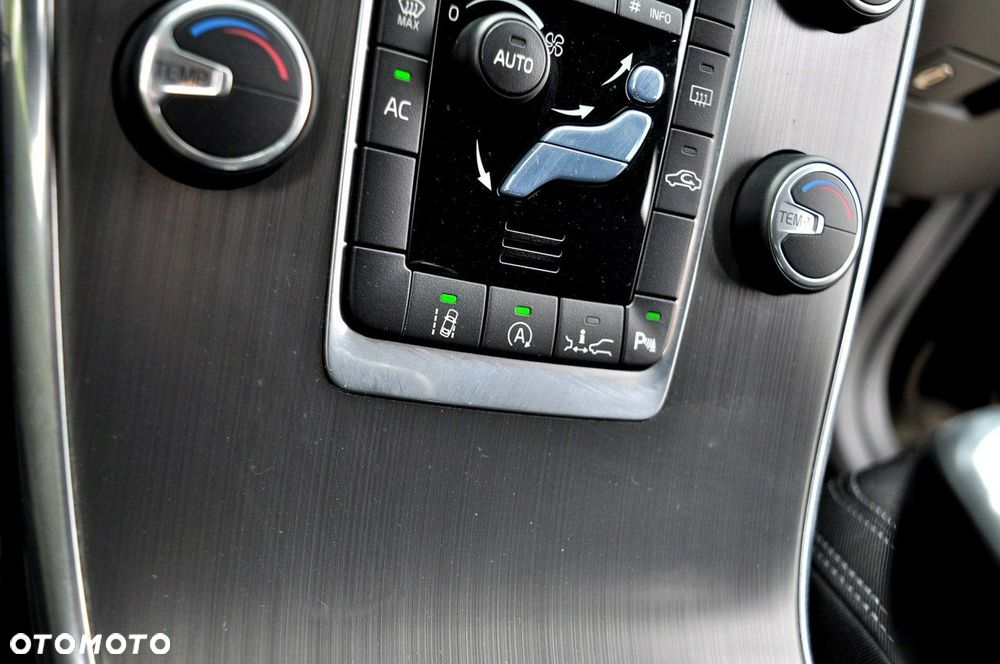 Volvo XC 60 D3 Momentum - 20