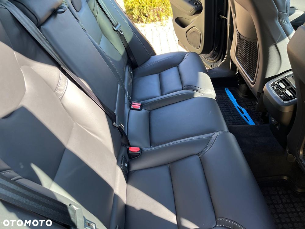 Volvo XC 60 B5 B AWD Ultra Black Edition - 14