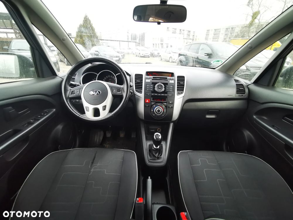 Kia Venga 1.6 CRDi 128 Business Line - 9