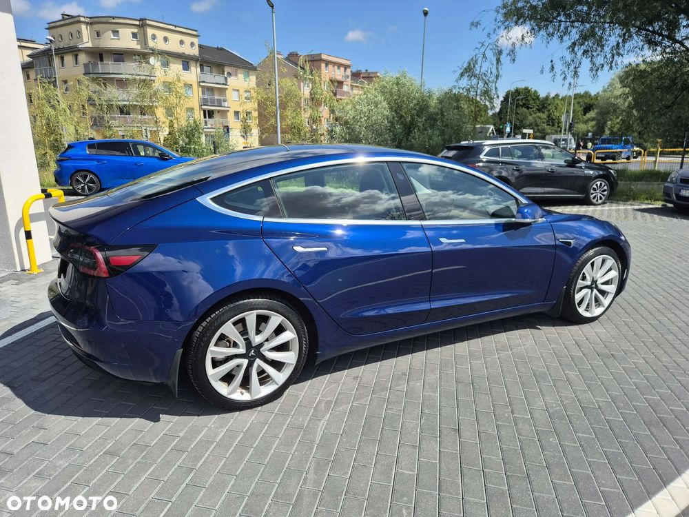 Tesla Model 3 - 8
