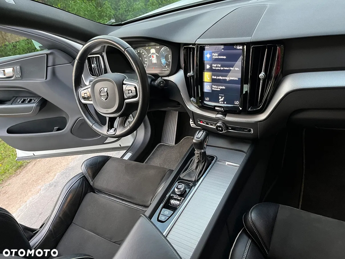 Volvo XC 60 D5 SCR AWD R-Design - 7