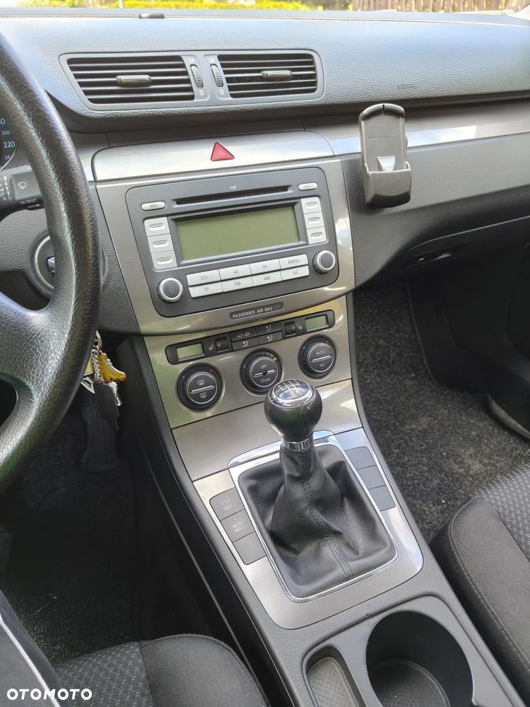 Volkswagen Passat 1.6 Trendline - 15