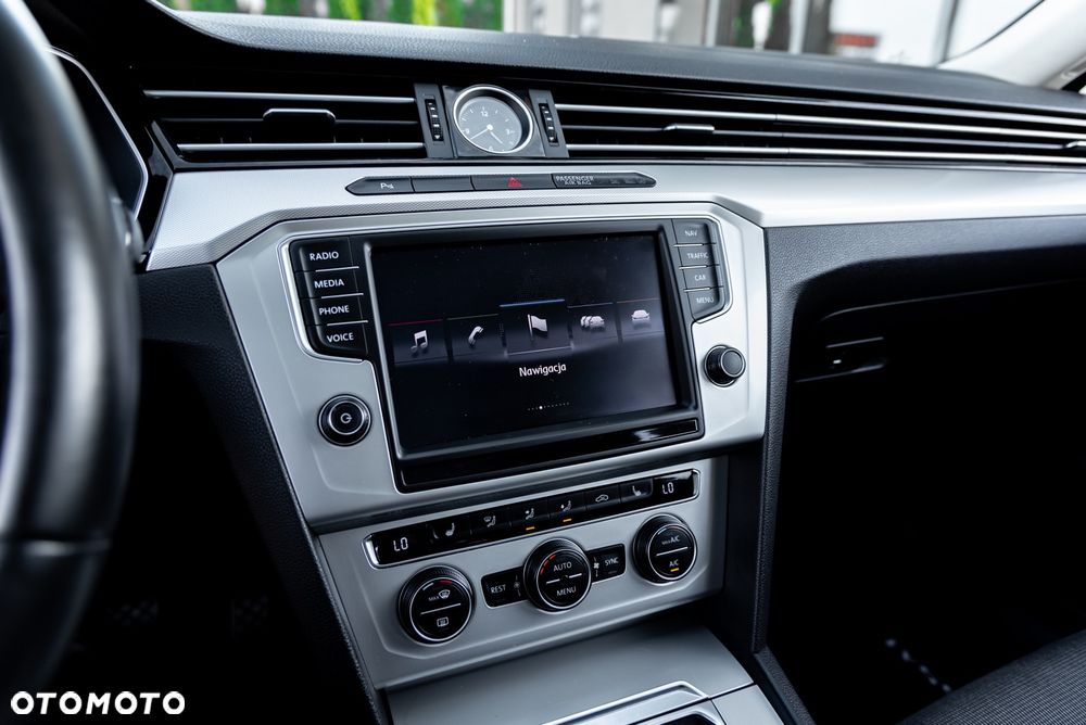 Volkswagen Passat Variant 2.0 TDI SCR DSG Trendline - 34