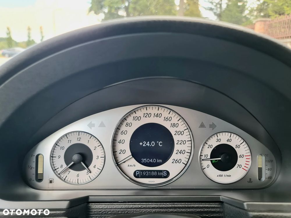 Mercedes-Benz Klasa E 320 T Avantgarde - 32