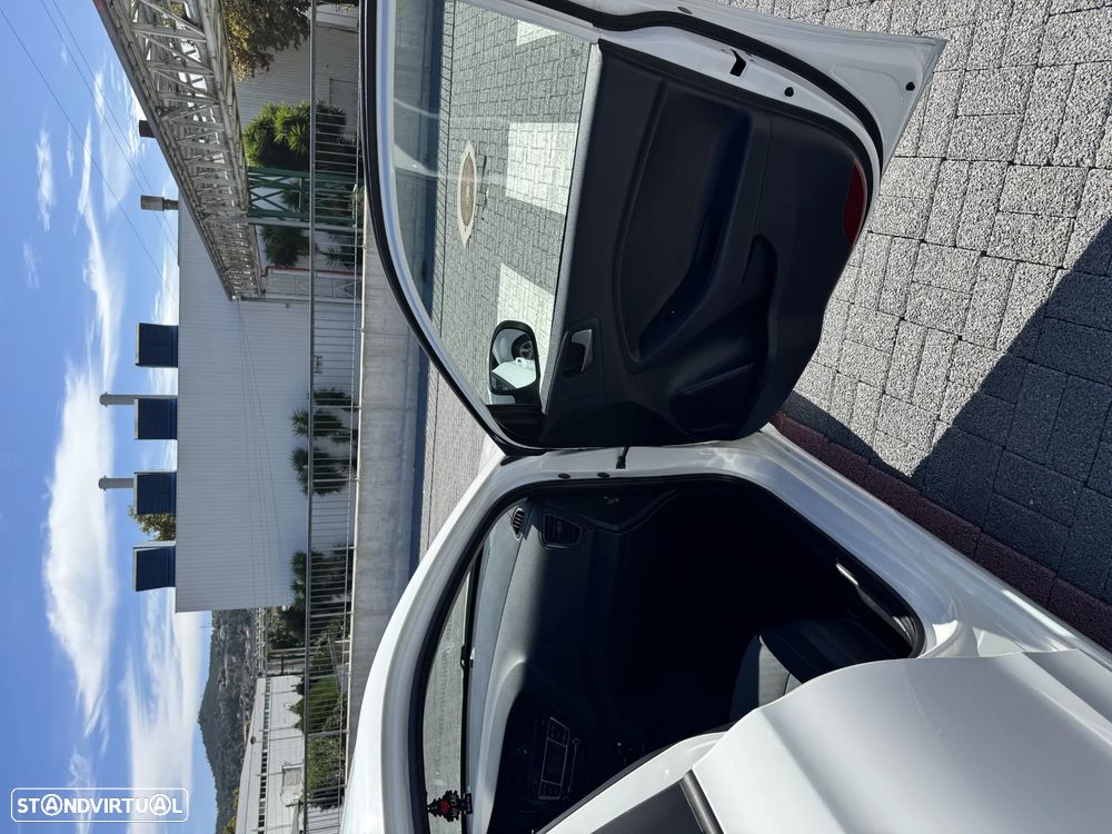 Hyundai i20 1.1 CRDi Access Plus - 23