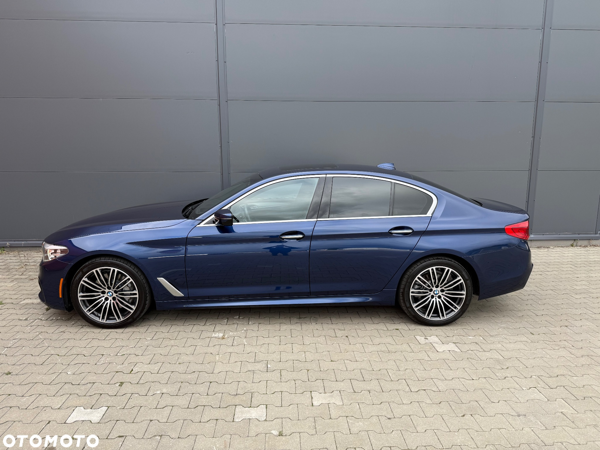 BMW Seria 5 530i xDrive M Sport sport - 9