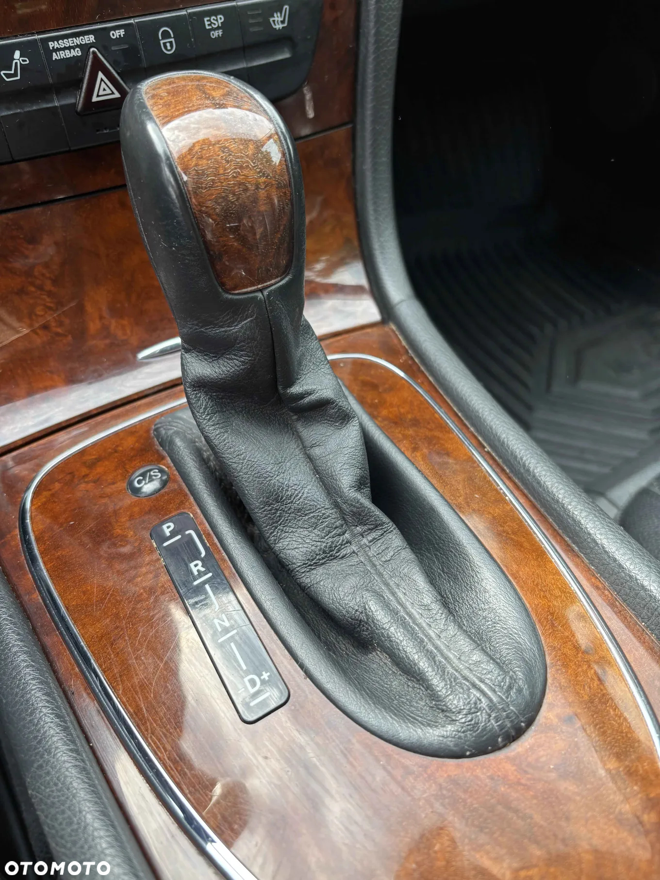Mercedes-Benz Klasa E 320 4-Matic T Classic - 13
