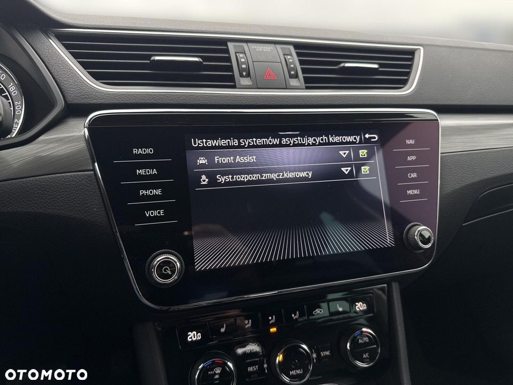Skoda Superb 2.0 TDI Style DSG - 25