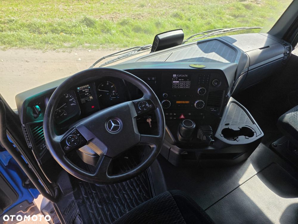 Mercedes-Benz Arocs - 10