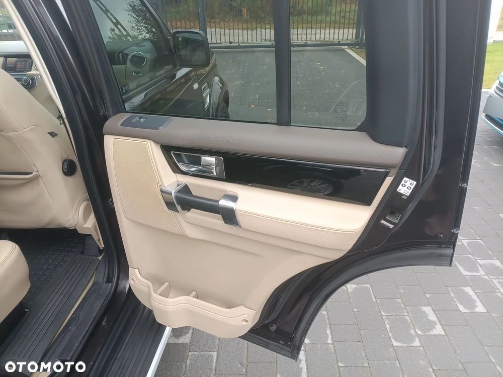 Land Rover Discovery 2.7D V6 HSE - 23