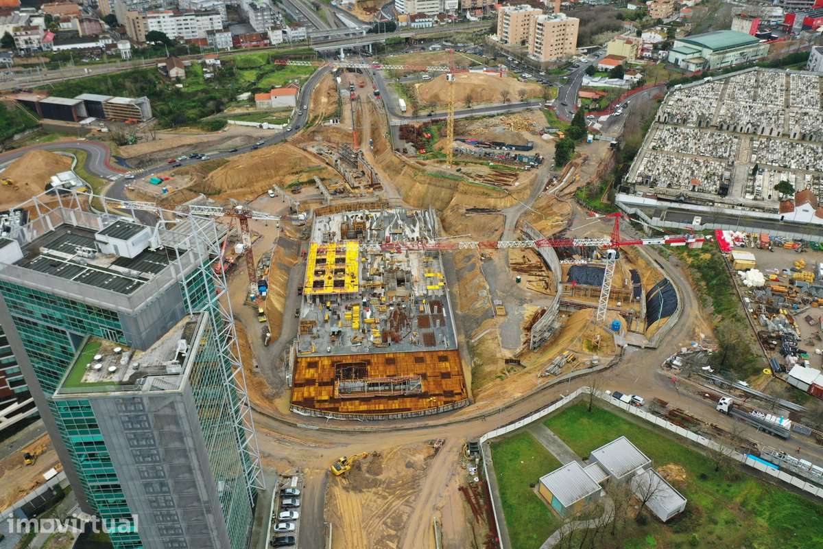 T3 c/ Sótão Dúplex em Santa Marinha (Devesas - Metro) - Grande imagem: 2/6