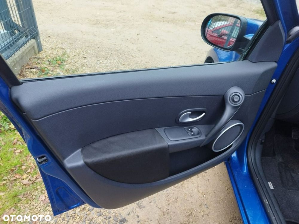 Renault Clio - 8