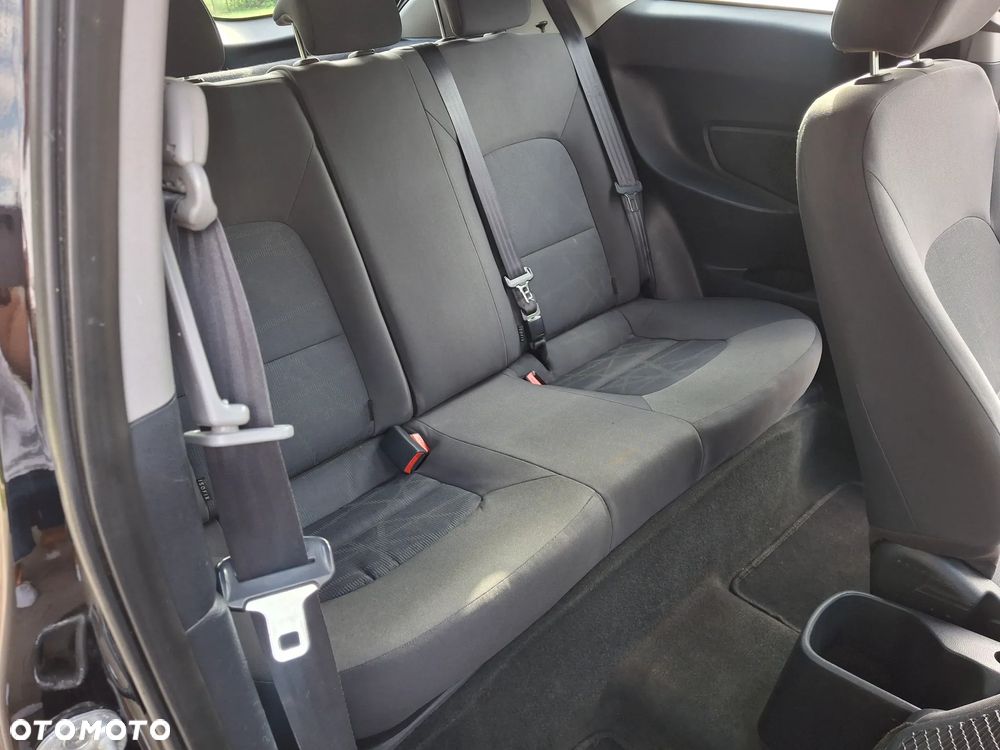 Kia Rio - 23