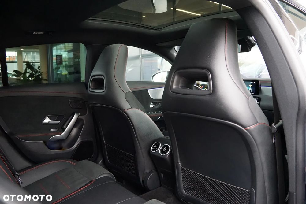 Mercedes-Benz CLA AMG 35 4-Matic 7G-DCT - 28