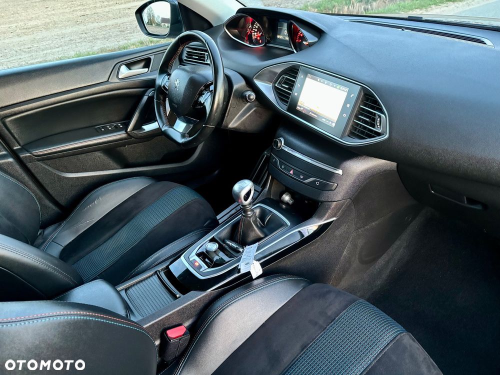 Peugeot 308 1.2 PureTech Allure S&S - 4