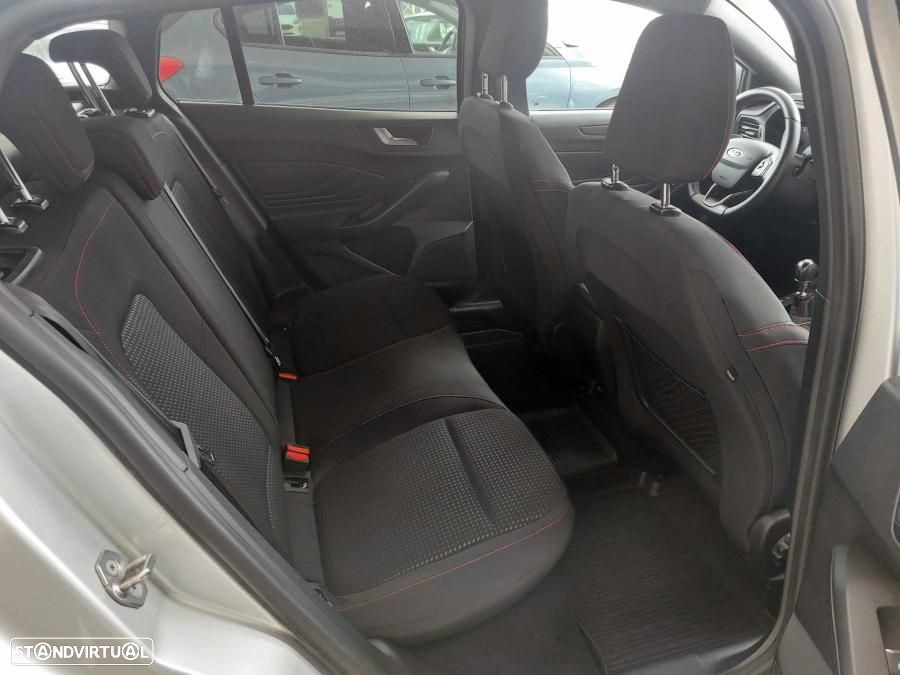 Ford Focus SW 1.0 EcoBoost ST-Line - 51