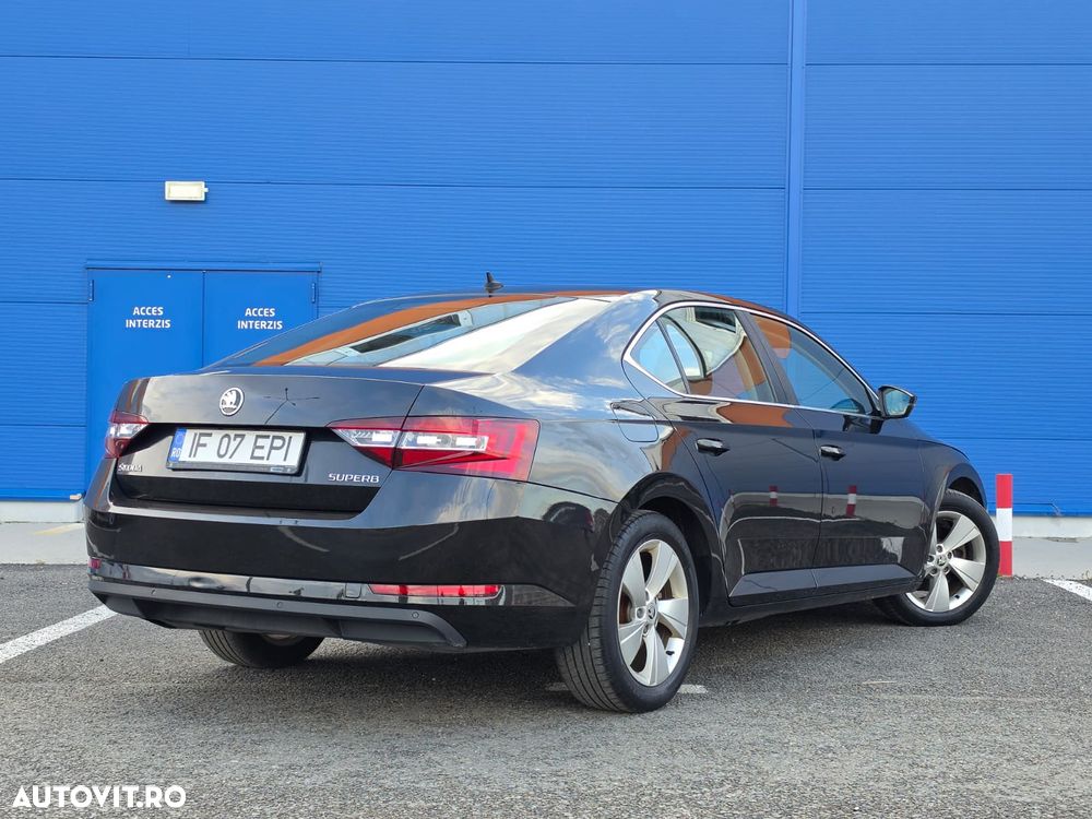 Skoda Superb 2.0 TDI DSG Ambition - 5