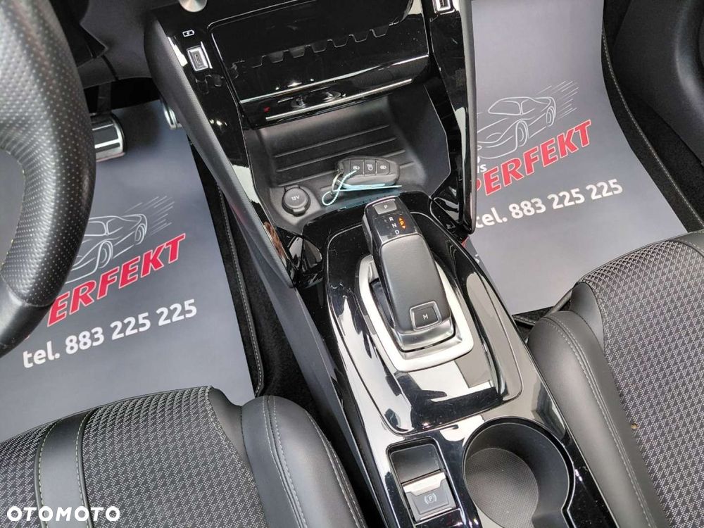 Peugeot 208 - 24