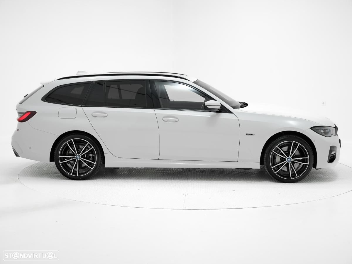 BMW 330 e Touring Pack M Auto - 2