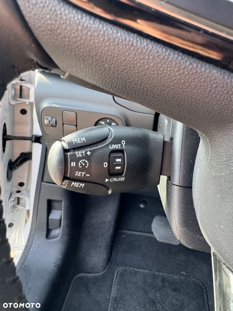 Citroën C3 1.2 PureTech Shine EAT6 - 23