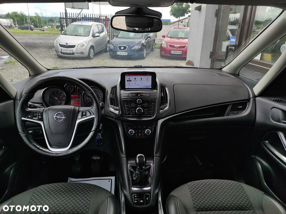 Opel Zafira - 10