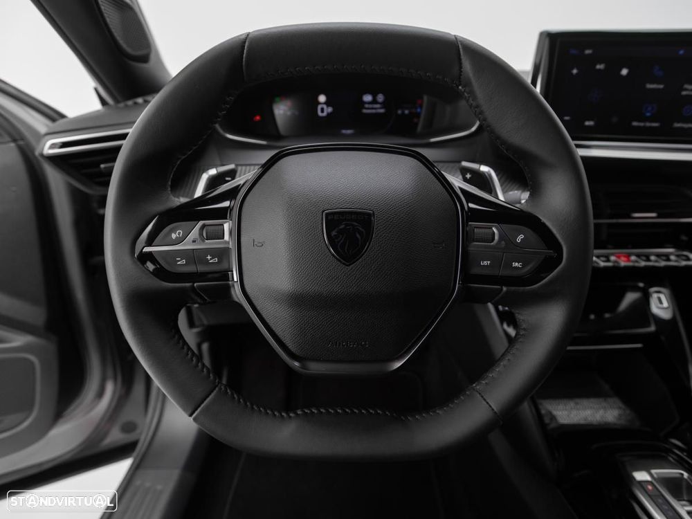 Peugeot 2008 1.2 PureTech Allure EAT8 - 15