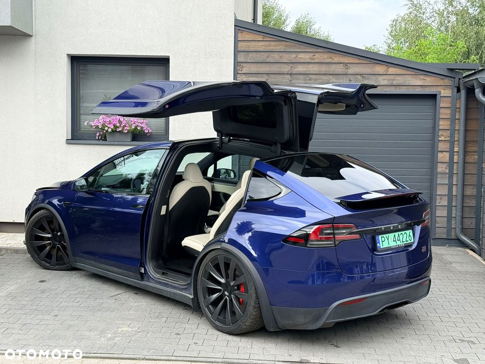 Tesla Model X Plaid - 16