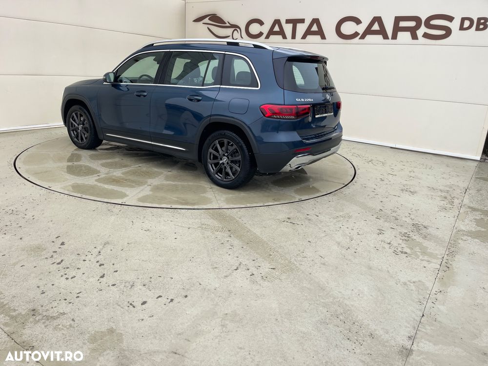 Mercedes-Benz GLB - 9