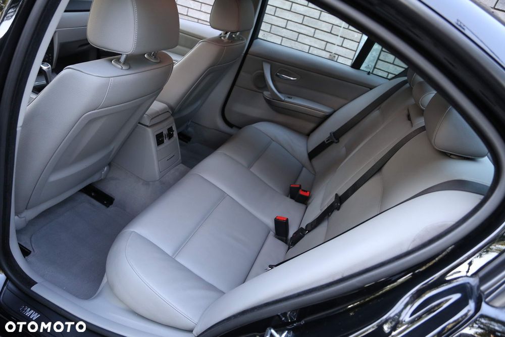 BMW Seria 3 - 34