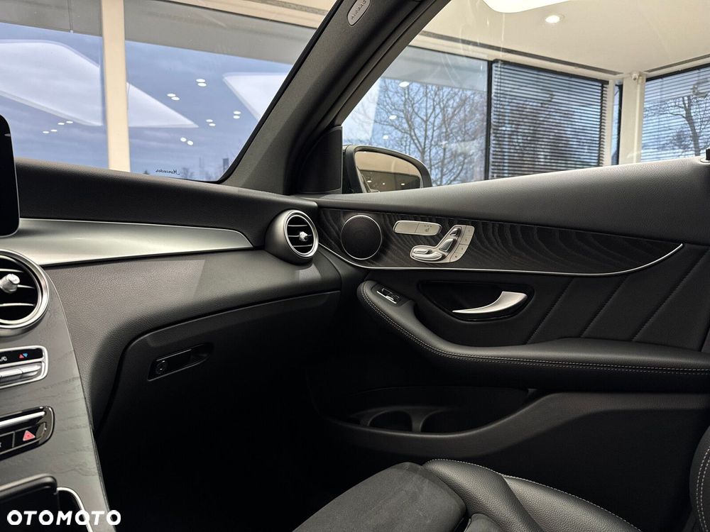 Mercedes-Benz GLC - 26