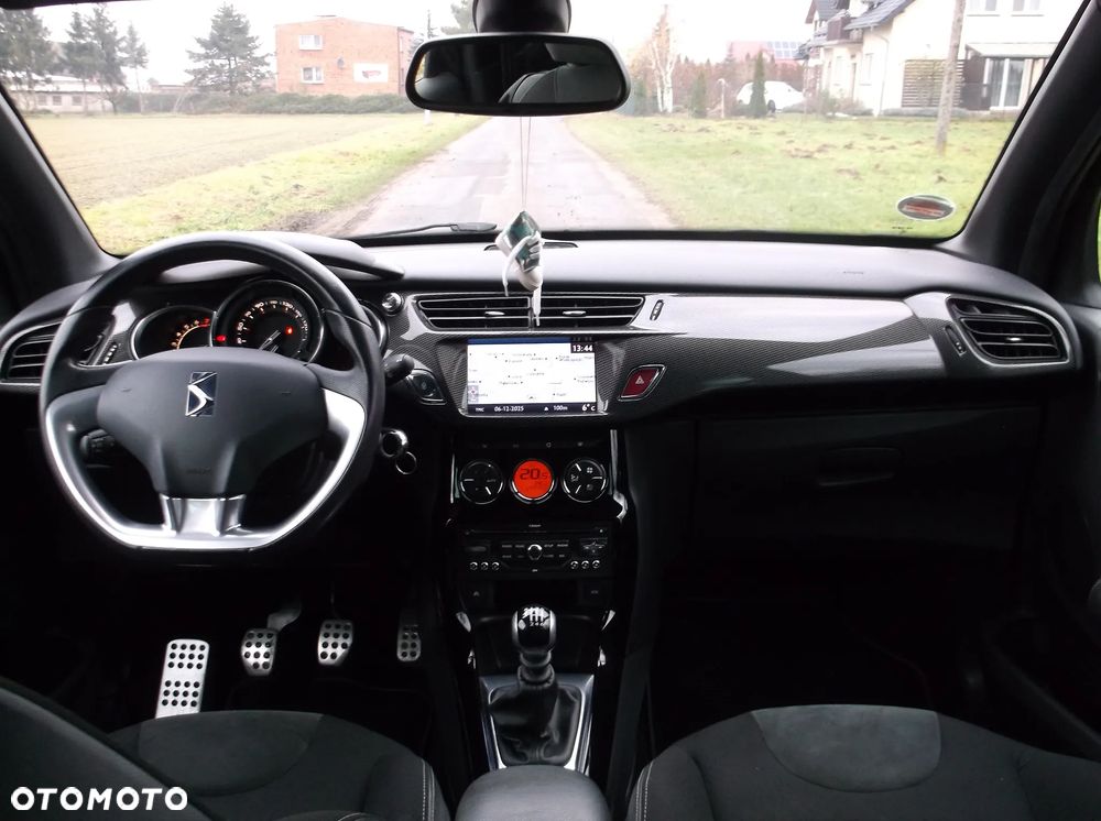 Citroën DS3 THP 155 SportChic - 12