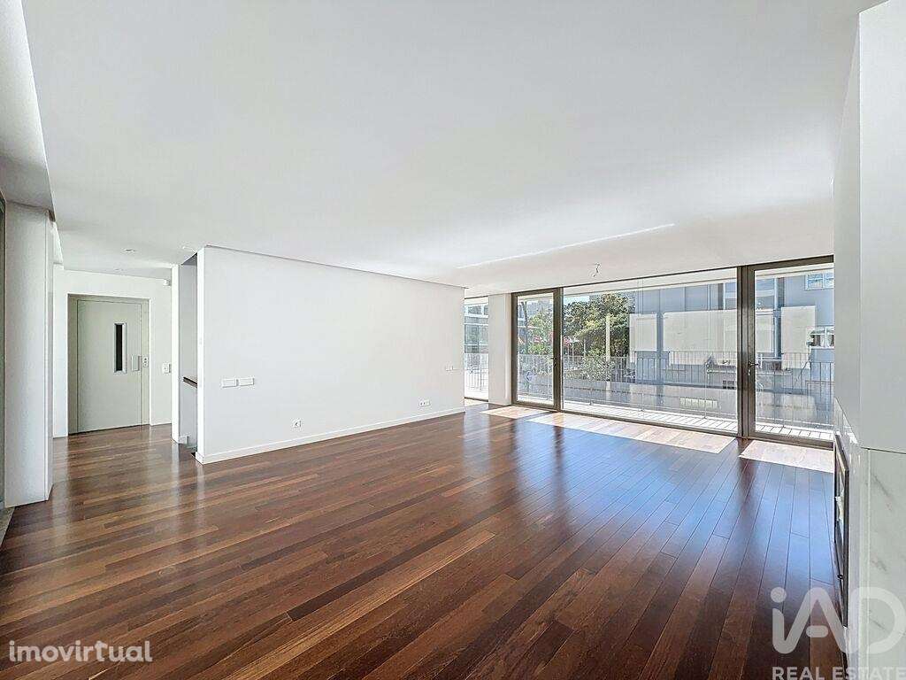 Casa / Villa T3 em Ramalde de 226,00 m2 - Grande imagem: 4/30