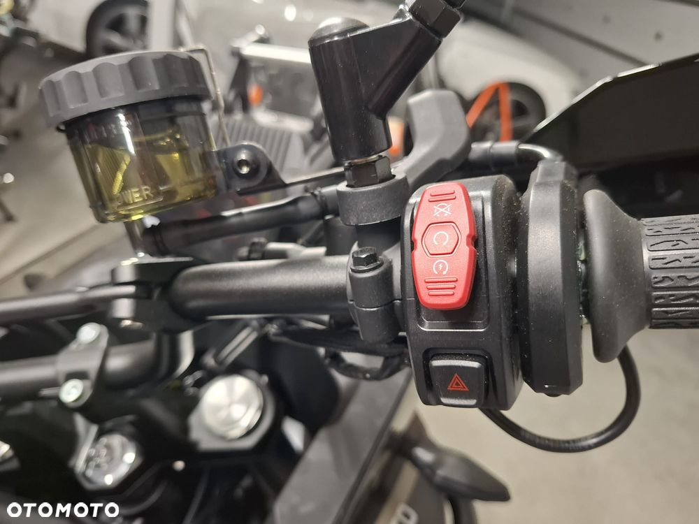 CFMoto 700MT - 10