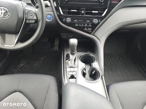 Toyota Camry 2.5 Hybrid Comfort CVT - 12