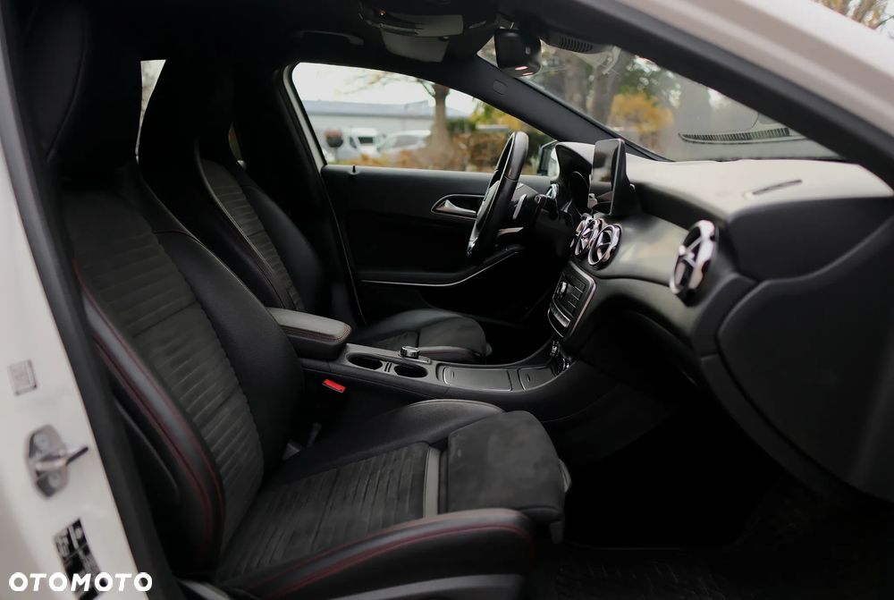 Mercedes-Benz GLA 220 4-Matic AMG Line - 20