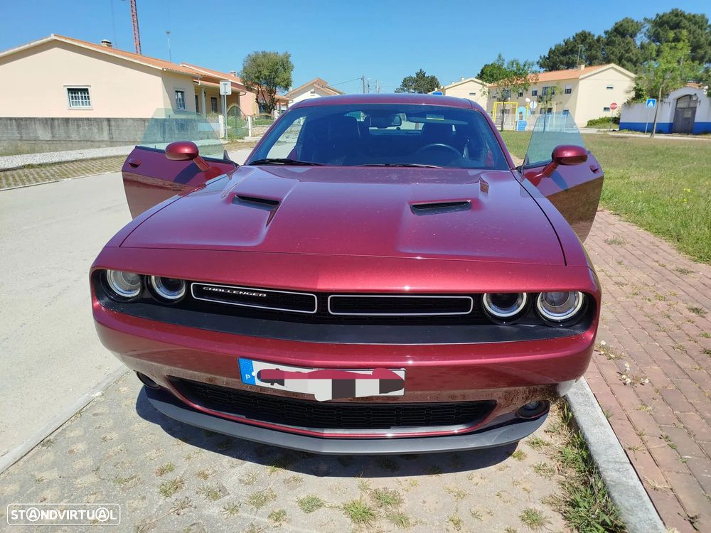 Dodge Challenger - 1