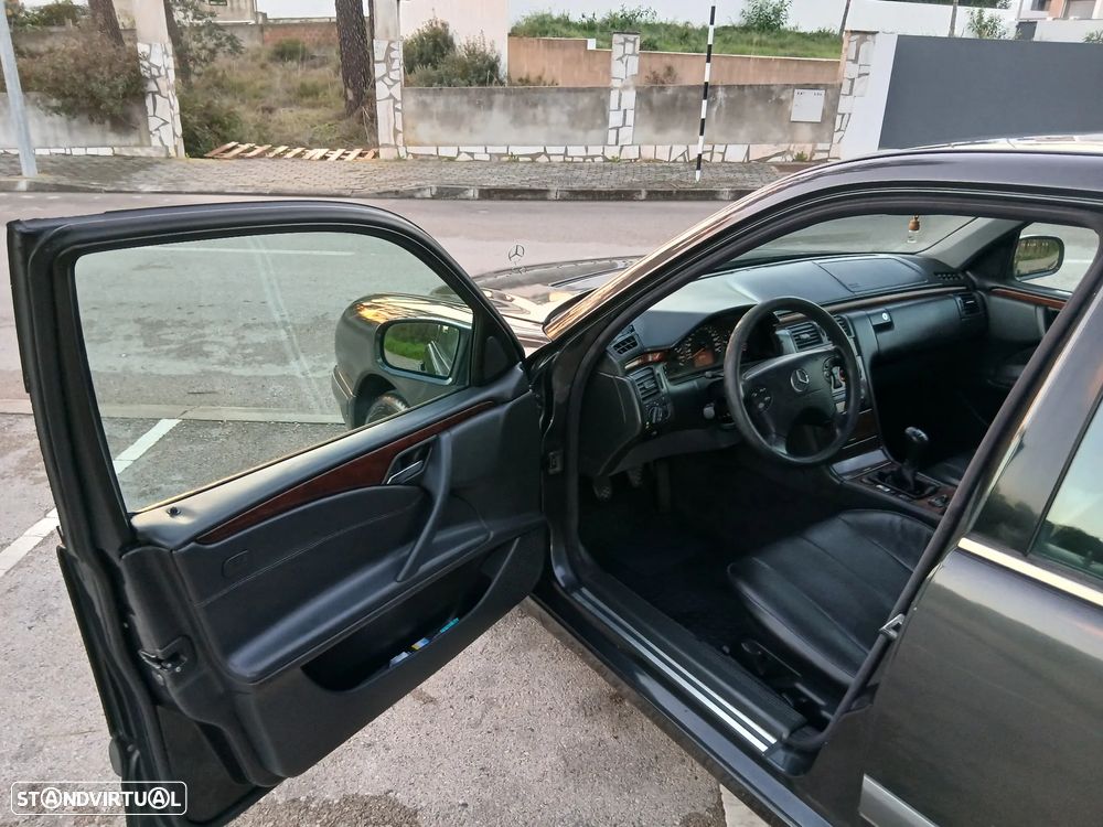 Mercedes-Benz E 220 CDI Elegance - 5