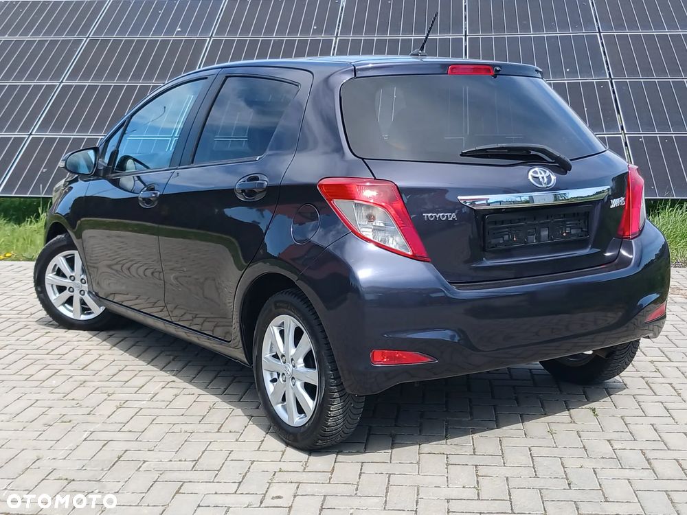 Toyota Yaris 1.33 VVT-i Lounge - 13