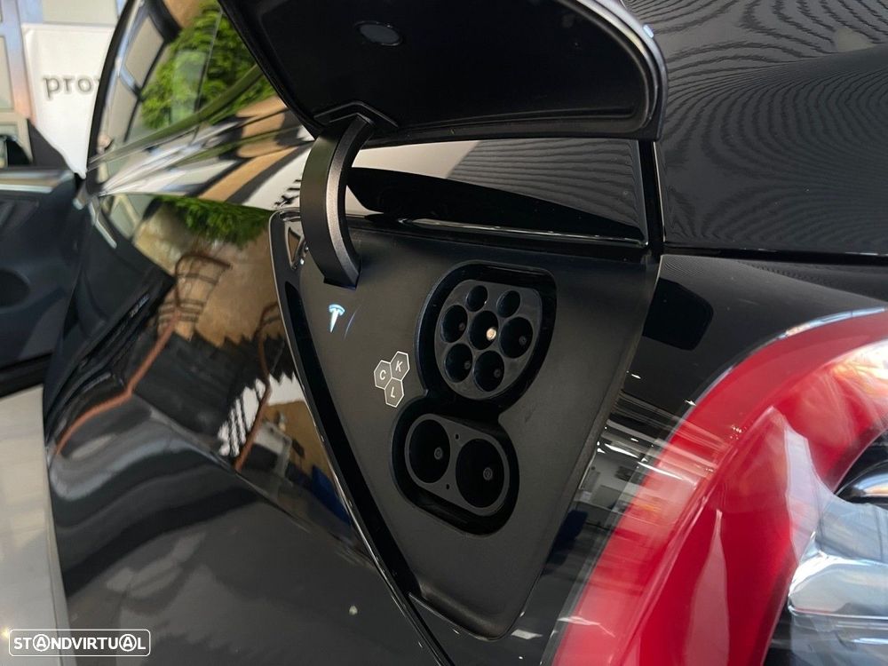 Tesla Model Y Standard - 10