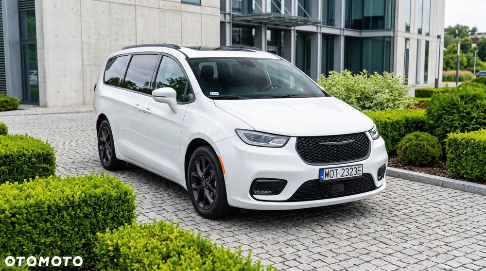 Chrysler Pacifica - 4
