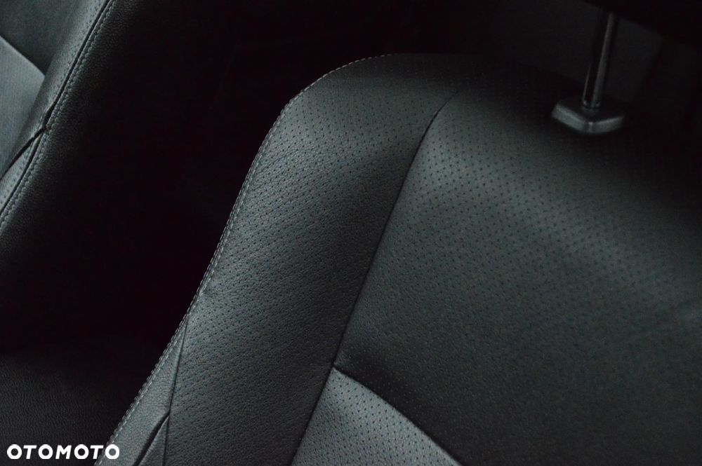 Mitsubishi Outlander - 38