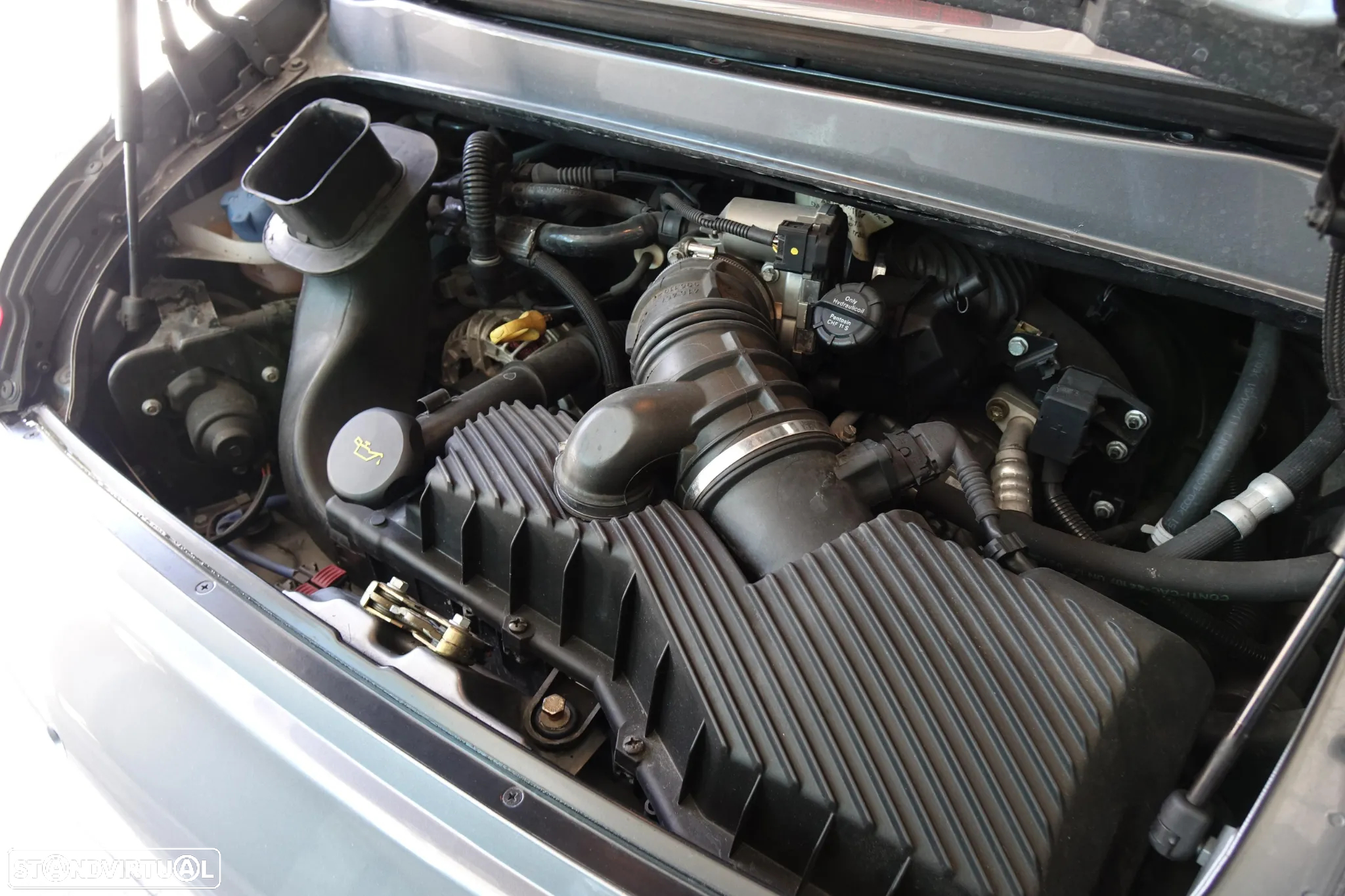 Porsche 911 (996) Carrera 4 S - 12