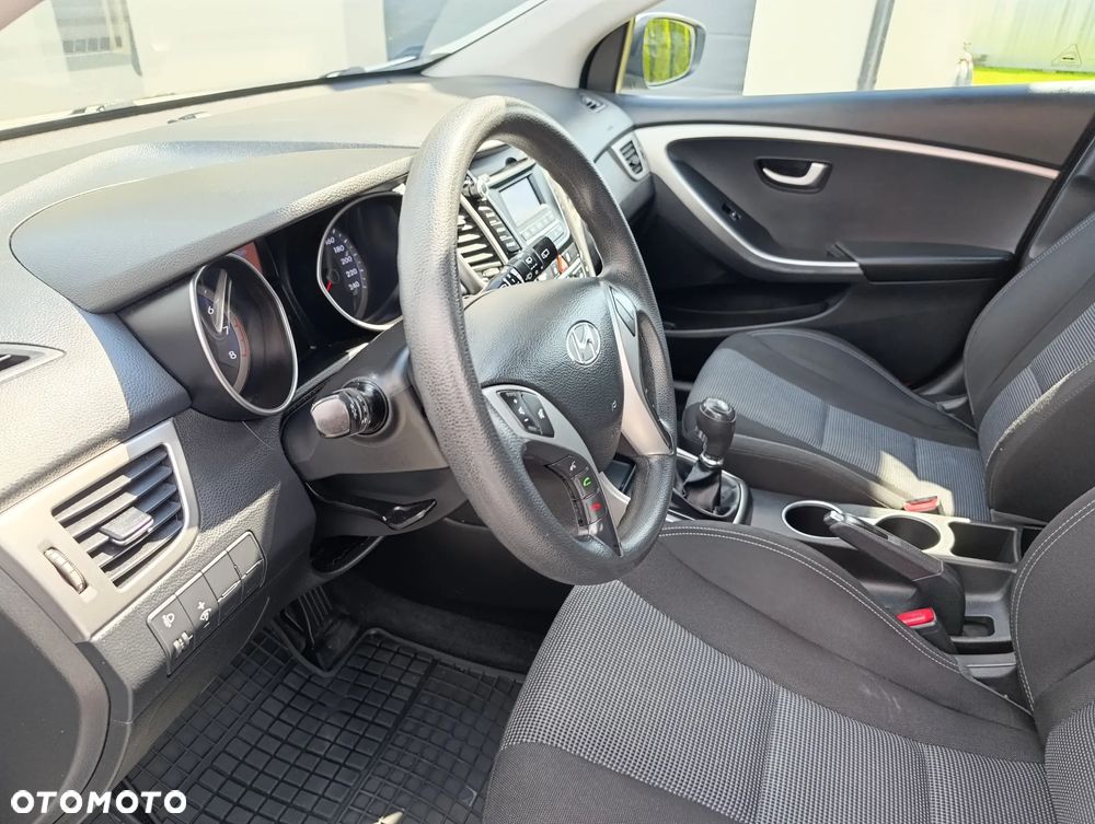 Hyundai i30 1.4 Comfort - 11
