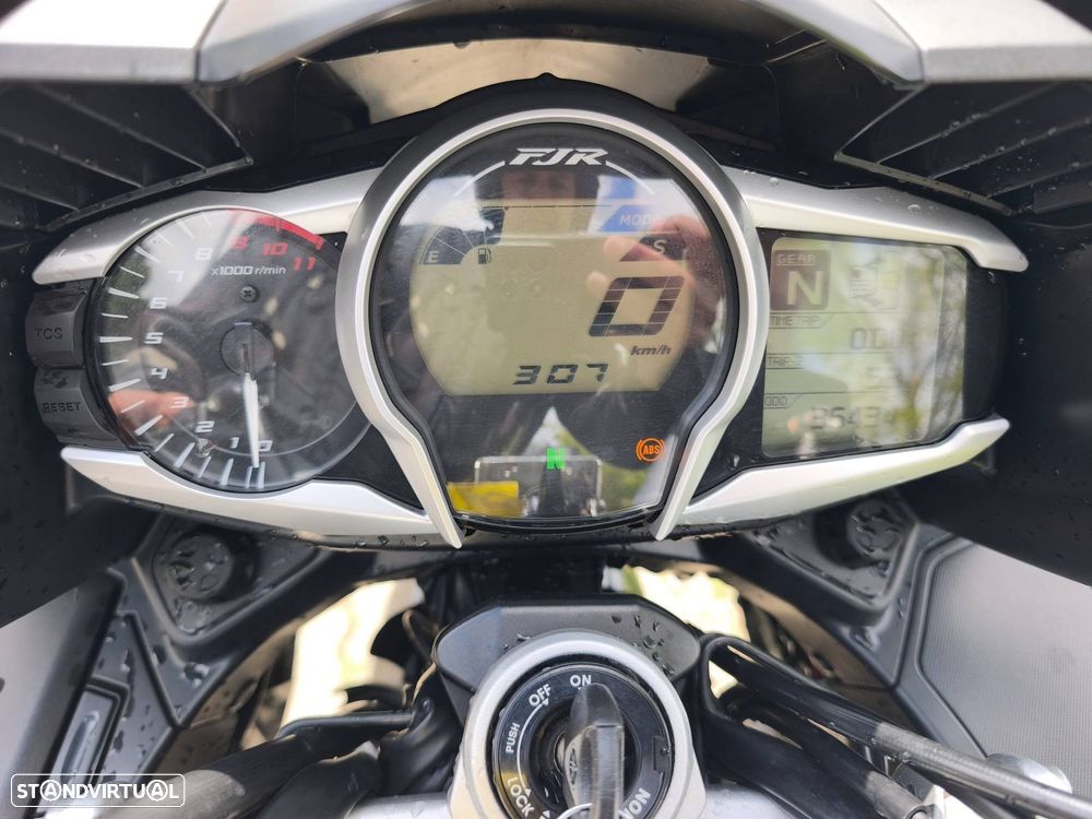 Yamaha FJR 1300 - 5
