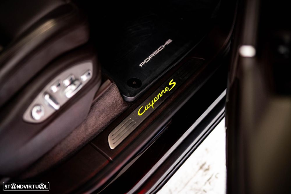 Porsche Cayenne S - 6