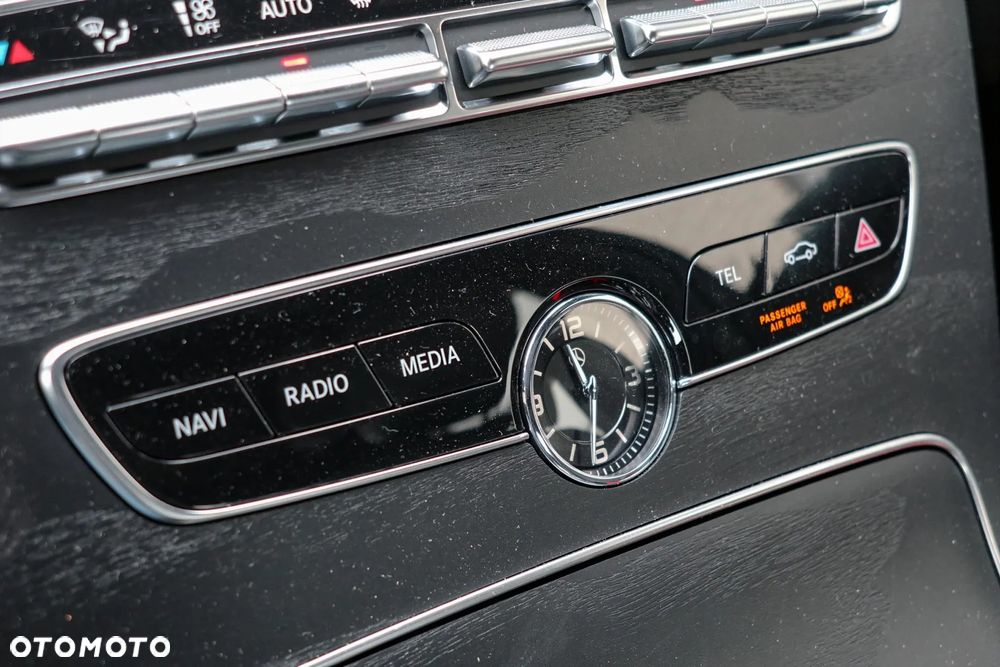 Mercedes-Benz Klasa C 300 4MATIC 9G-TRONIC - 23