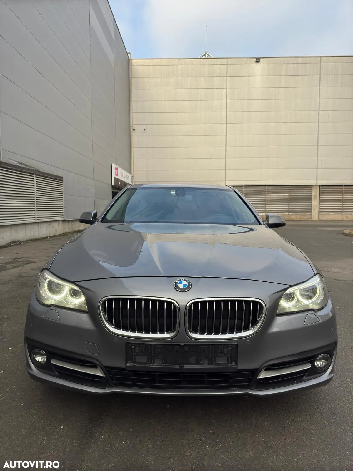 BMW Seria 5 520d xDrive - 5